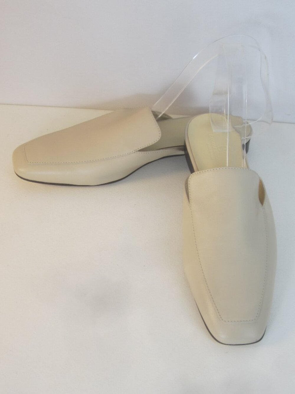 New Banana Republic Women 7.5 Ivory Cream Leather Slide Mules Made in Italy